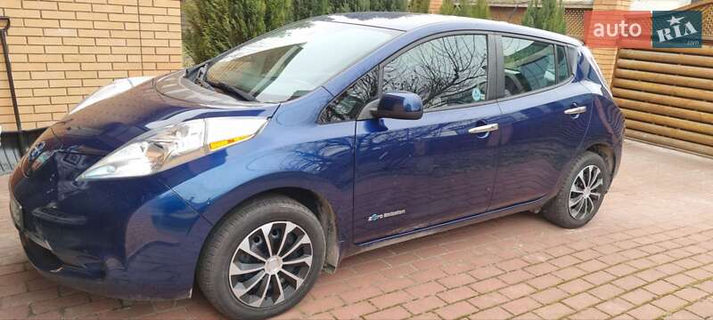 Хэтчбек Nissan Leaf 2016 в Киеве
