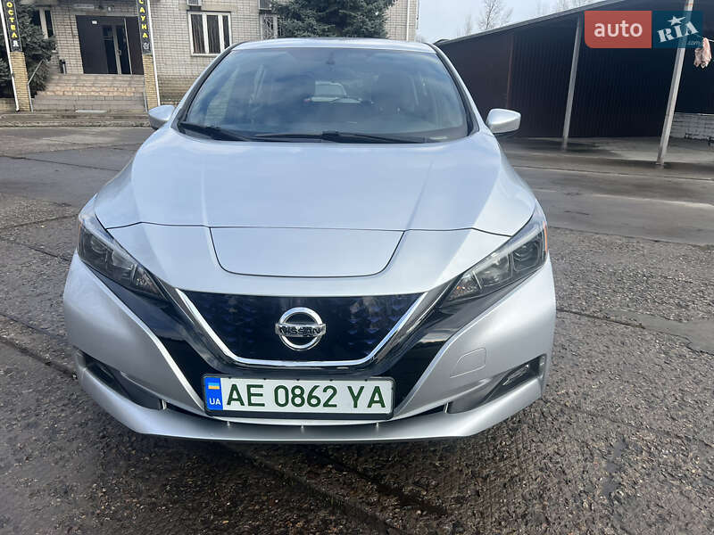 Хэтчбек Nissan Leaf 2019 в Днепре