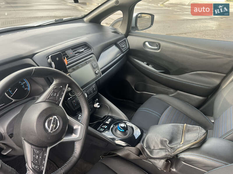 Хетчбек Nissan Leaf 2019 в Дніпрі