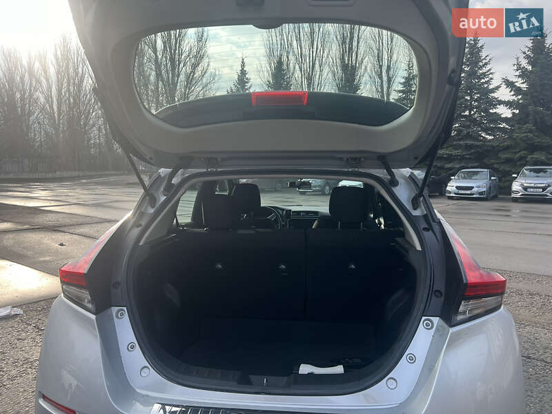 Хэтчбек Nissan Leaf 2019 в Днепре