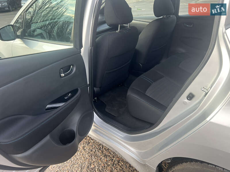 Хэтчбек Nissan Leaf 2019 в Днепре