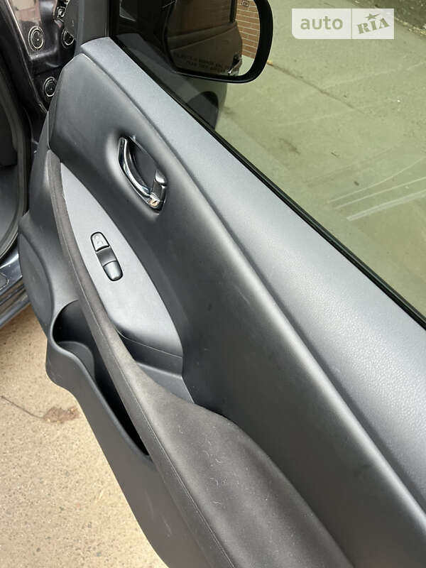 Хетчбек Nissan Leaf 2013 в Одесі фото 15 Хетчбек Nissan Leaf 2013 в Одесі