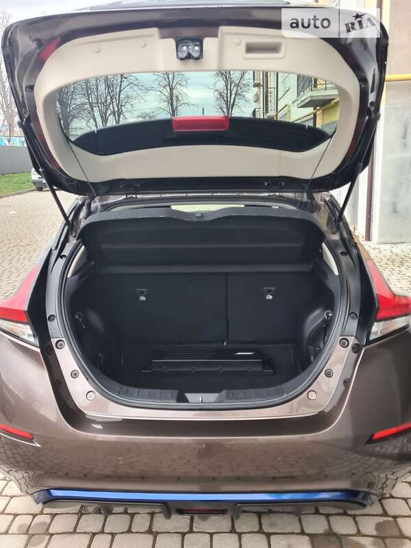 Хэтчбек Nissan Leaf 2018 в Ивано-Франковске