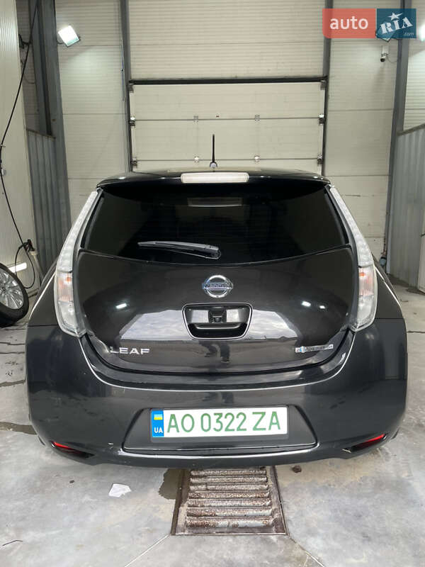 Хэтчбек Nissan Leaf 2014 в Черновцах