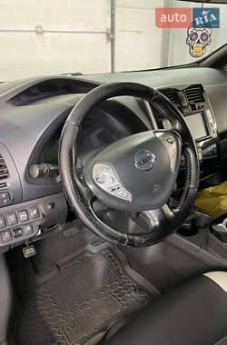 Хэтчбек Nissan Leaf 2014 в Черновцах