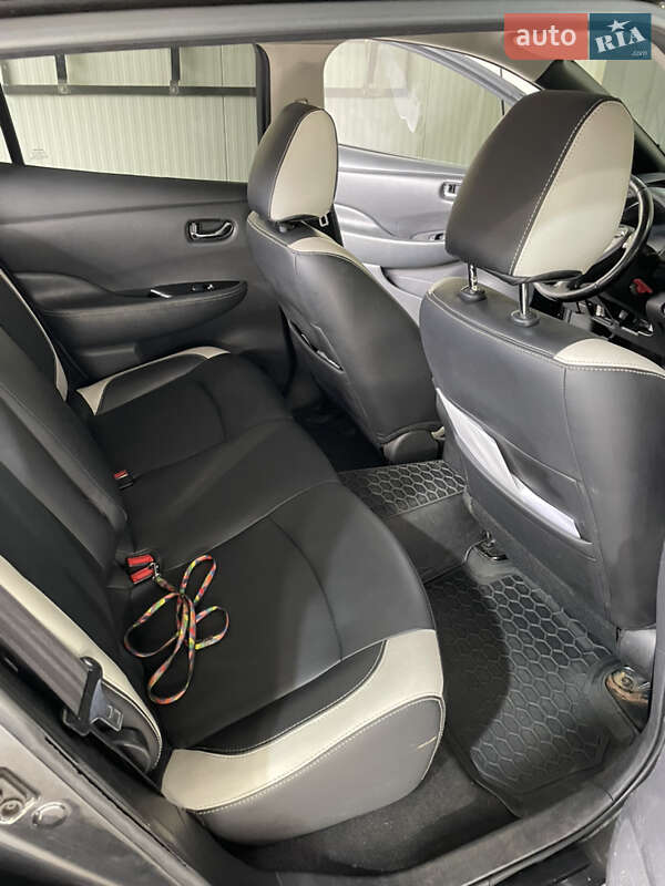 Хэтчбек Nissan Leaf 2014 в Черновцах