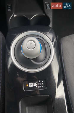 Хэтчбек Nissan Leaf 2016 в 