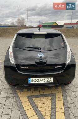Хэтчбек Nissan Leaf 2016 в 