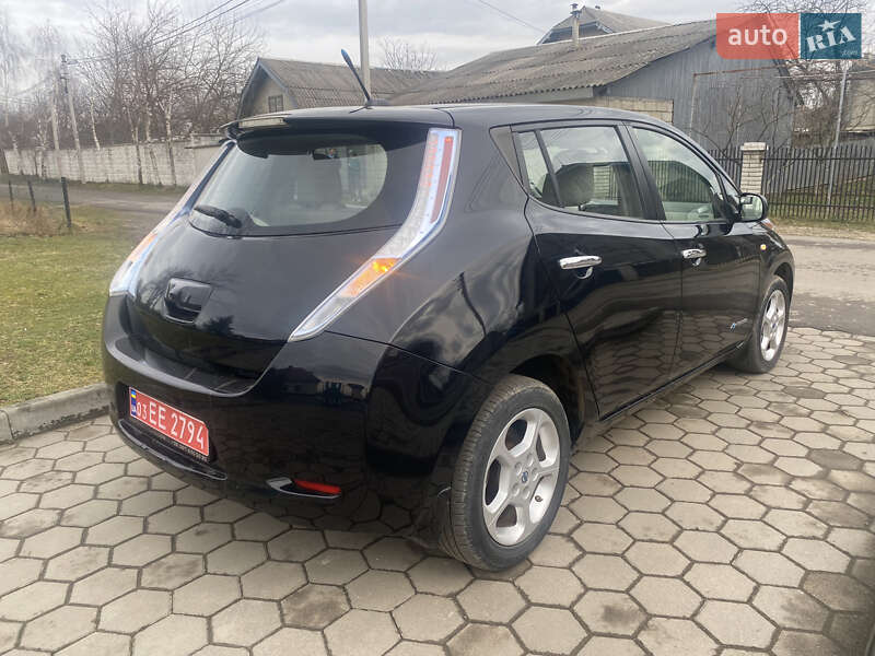 Хетчбек Nissan Leaf 2012 в Івано-Франківську