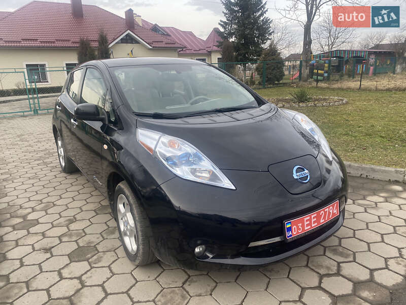 Хетчбек Nissan Leaf 2012 в Івано-Франківську