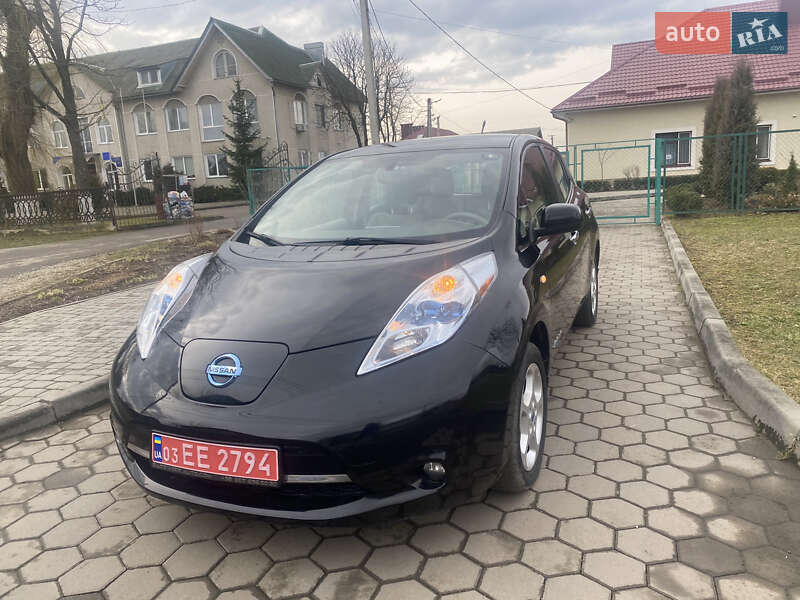 Хетчбек Nissan Leaf 2012 в Івано-Франківську