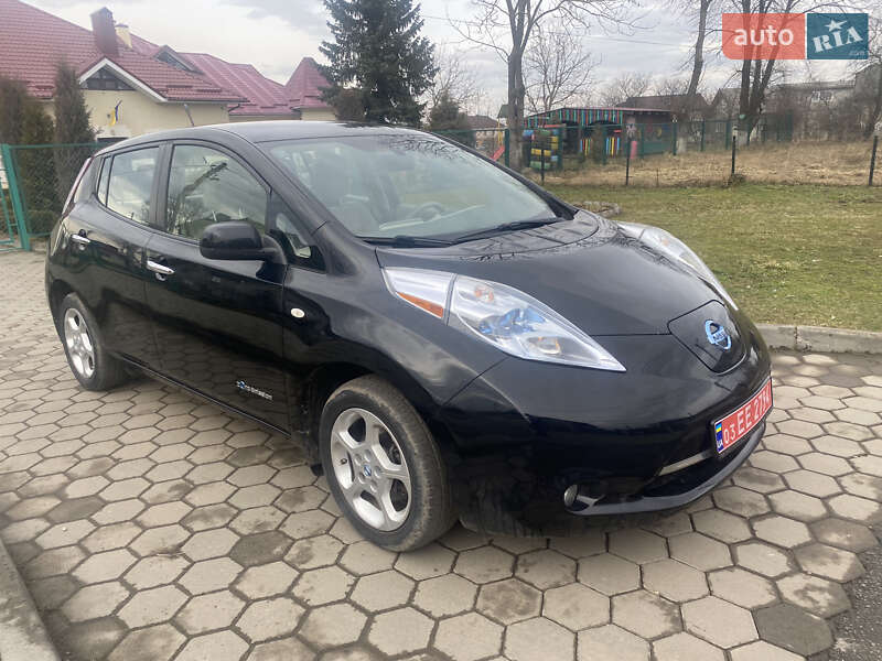 Хетчбек Nissan Leaf 2012 в Івано-Франківську