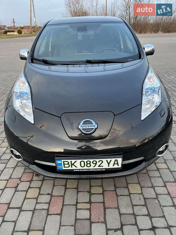 Хэтчбек Nissan Leaf 2014 в Ровно