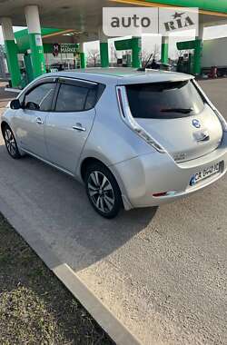 Хетчбек Nissan Leaf 2014 в Черкасах