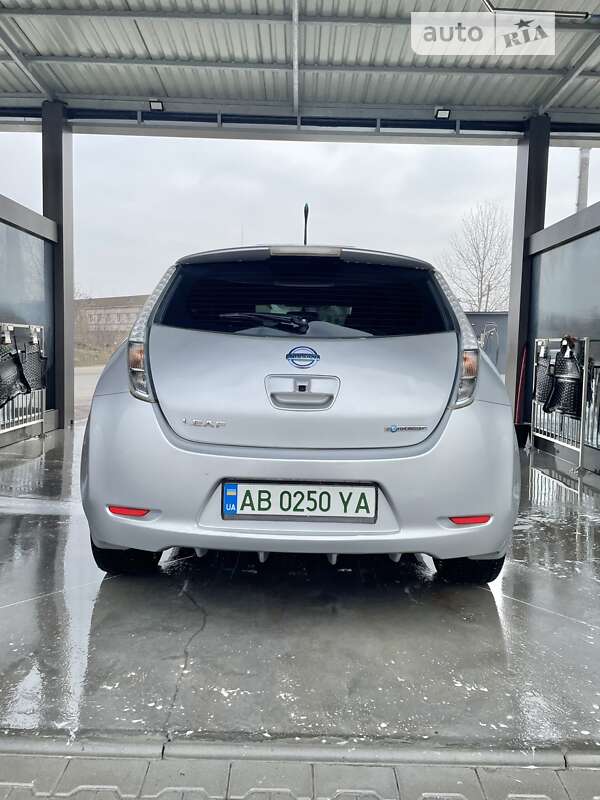 Хетчбек Nissan Leaf 2013 в Вінниці