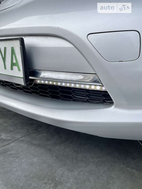 Хетчбек Nissan Leaf 2013 в Вінниці