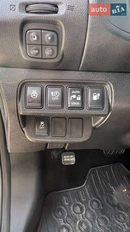 Хетчбек Nissan Leaf 2014 в Запоріжжі