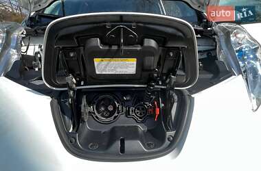 Хэтчбек Nissan Leaf 2014 в Запорожье