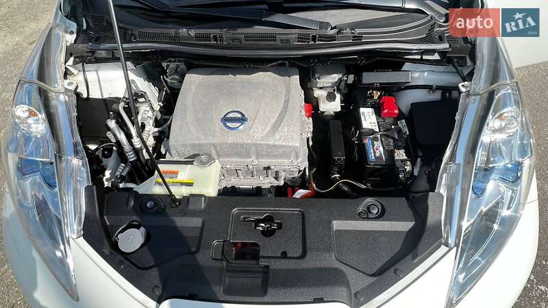 Хетчбек Nissan Leaf 2014 в Запоріжжі