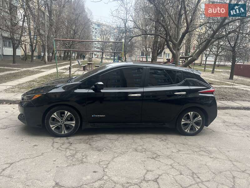 Хэтчбек Nissan Leaf 2018 в Каменском