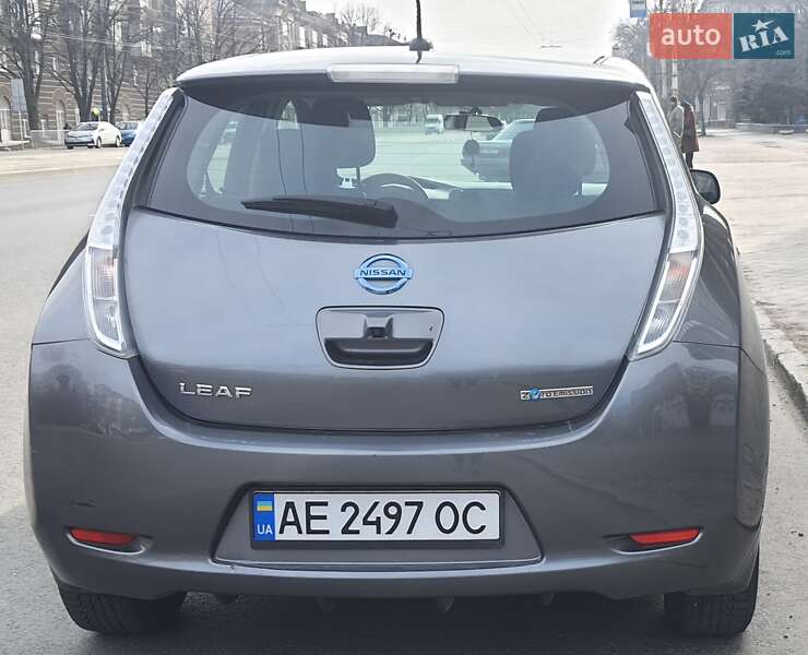 Хетчбек Nissan Leaf 2016 в Дніпрі