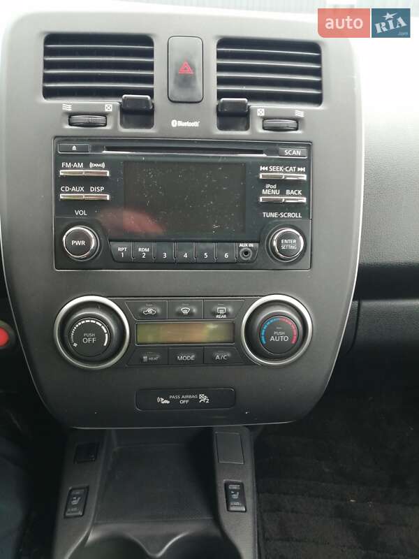 Хэтчбек Nissan Leaf 2015 в Луцке