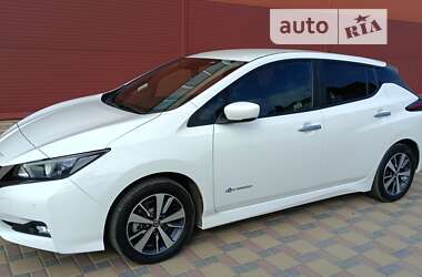 Хэтчбек Nissan Leaf 2018 в Гайсине