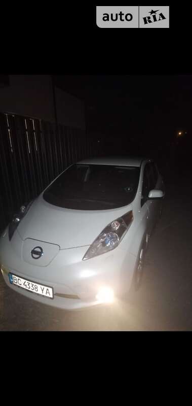 Хэтчбек Nissan Leaf 2013 в Львове