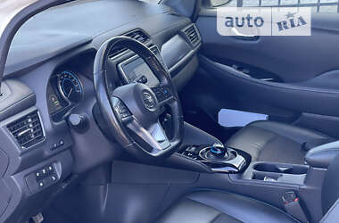 Хэтчбек Nissan Leaf 2019 в 