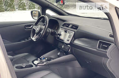 Хэтчбек Nissan Leaf 2019 в 