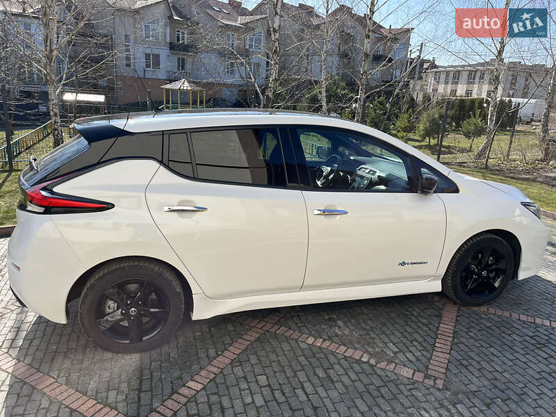 Хетчбек Nissan Leaf 2018 в Луцьку