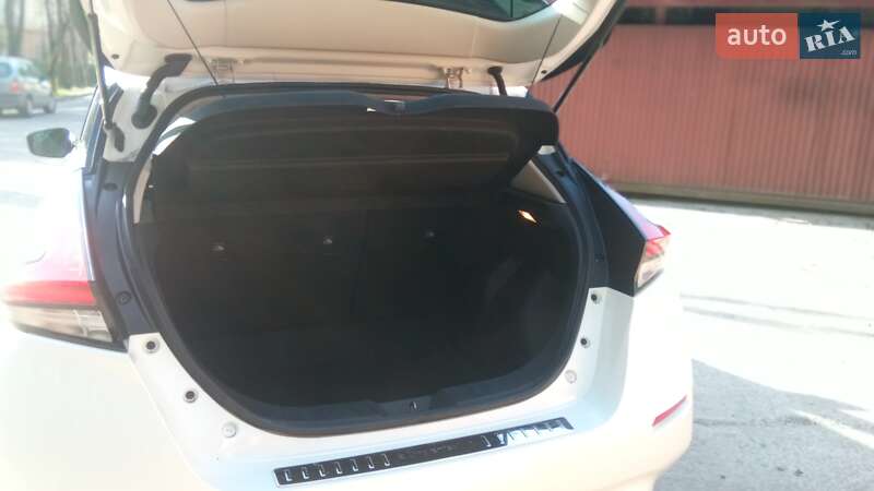 Хэтчбек Nissan Leaf 2019 в Львове