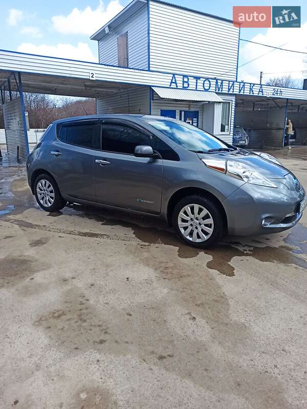 Хэтчбек Nissan Leaf 2015 в Бориславе
