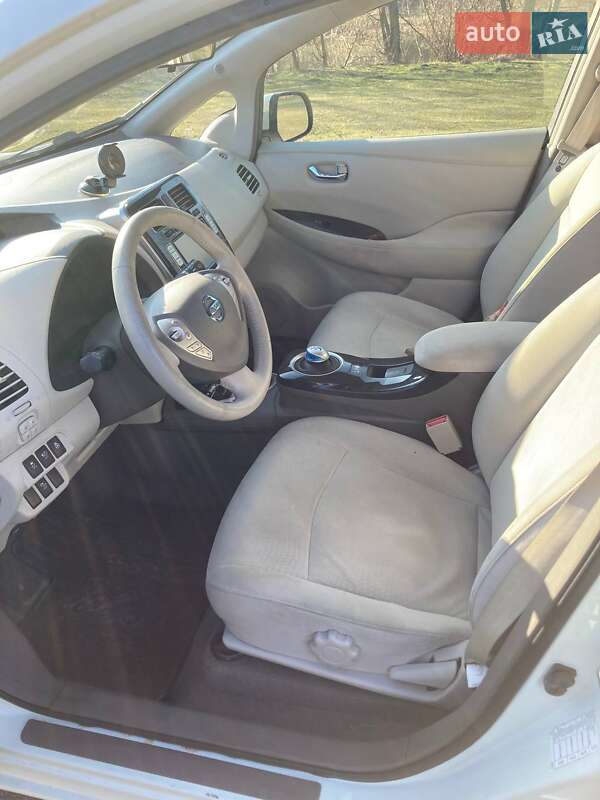 Хетчбек Nissan Leaf 2012 в Рівному