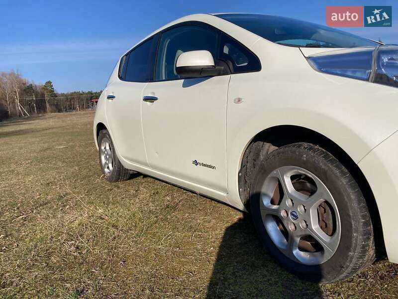 Хетчбек Nissan Leaf 2012 в Рівному