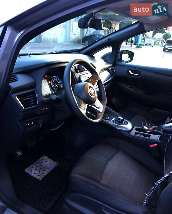 Хэтчбек Nissan Leaf 2019 в Тернополе