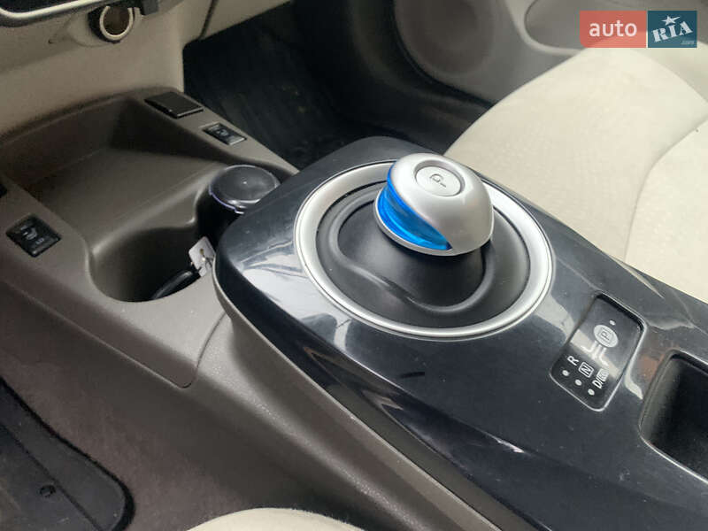 Хетчбек Nissan Leaf 2012 в Іршаві