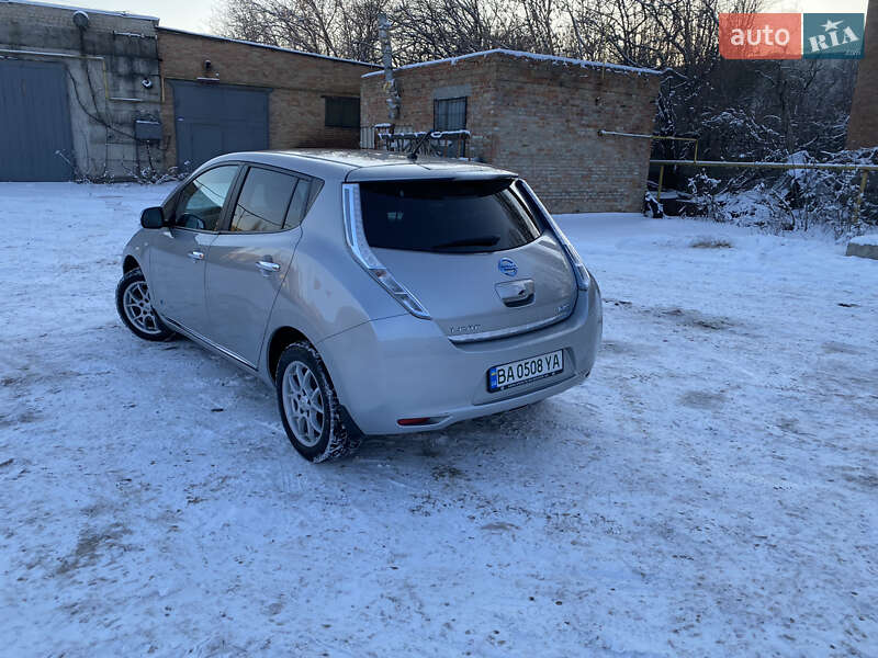 Хэтчбек Nissan Leaf 2013 в Кропивницком фото 12 Хэтчбек Nissan Leaf 2013 в Кропивницком