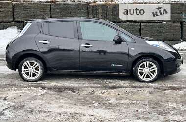 Хетчбек Nissan Leaf 2014 в Дубні