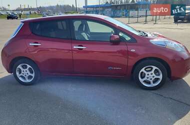 Хэтчбек Nissan Leaf 2016 в 