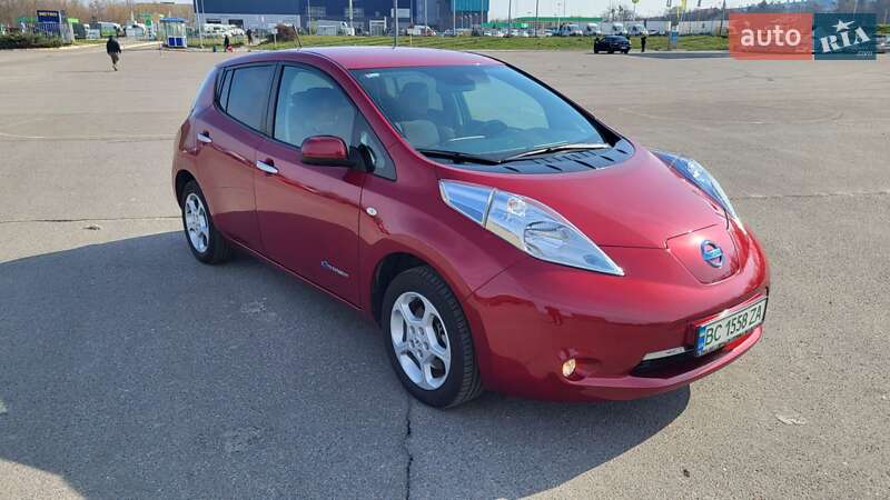 Хэтчбек Nissan Leaf 2016 в Львове