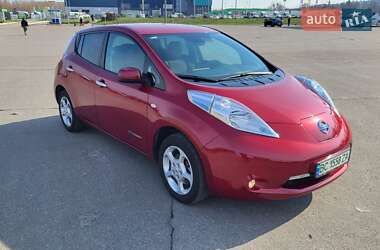 Хэтчбек Nissan Leaf 2016 в 