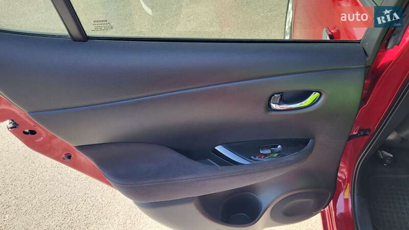 Хэтчбек Nissan Leaf 2016 в Львове