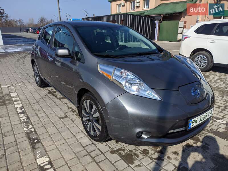 Хэтчбек Nissan Leaf 2016 в Ровно