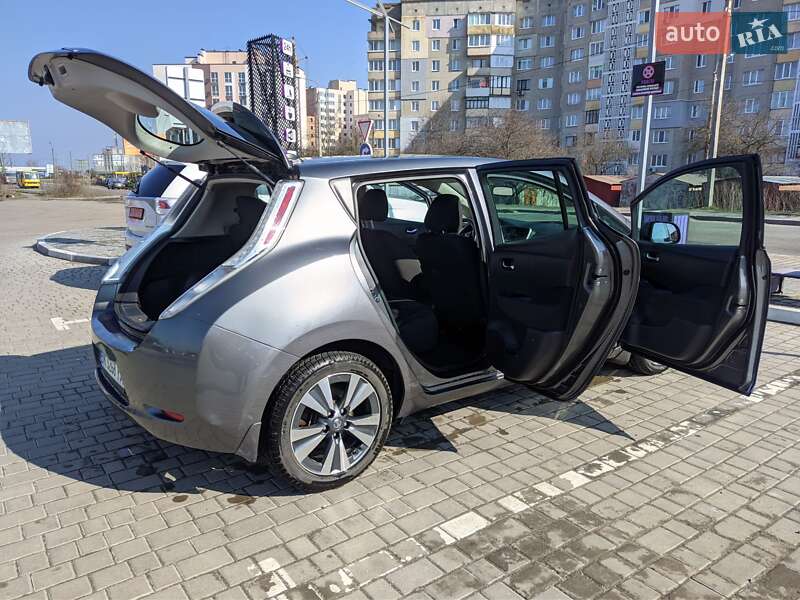 Хэтчбек Nissan Leaf 2016 в Ровно