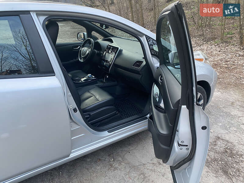 Хэтчбек Nissan Leaf 2013 в Киеве