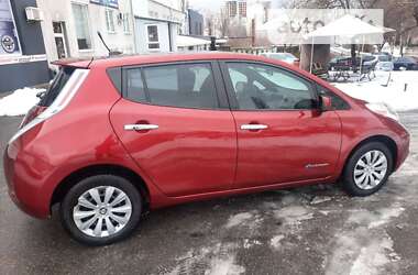 Хэтчбек Nissan Leaf 2013 в Вышгороде