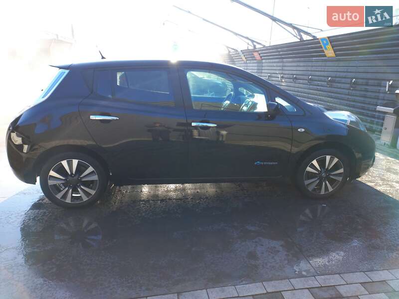 Хетчбек Nissan Leaf 2017 в Житомирі