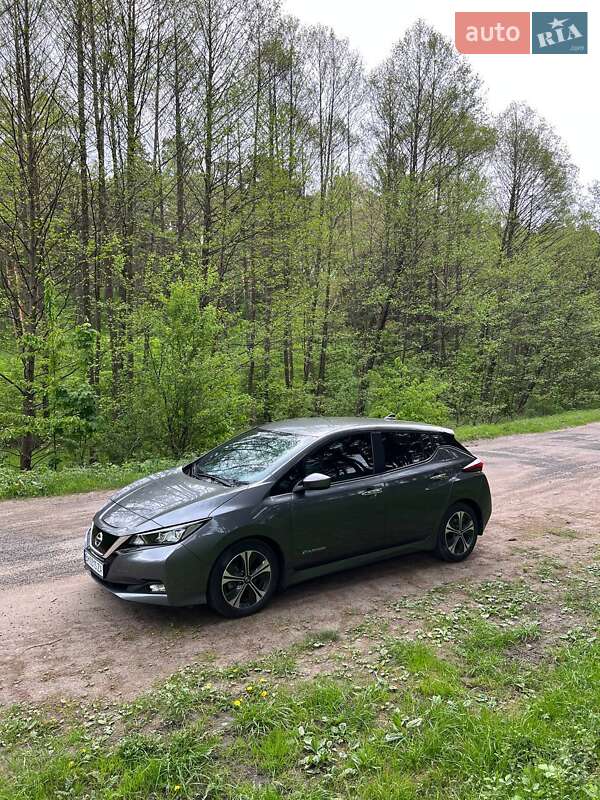 Хэтчбек Nissan Leaf 2018 в Сумах