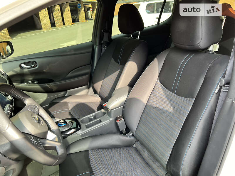Хэтчбек Nissan Leaf 2022 в Одессе
